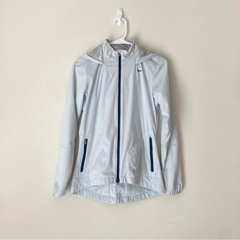 NIKE GOLF lightweight jacket in light blue and navy for hiking, walking, golf